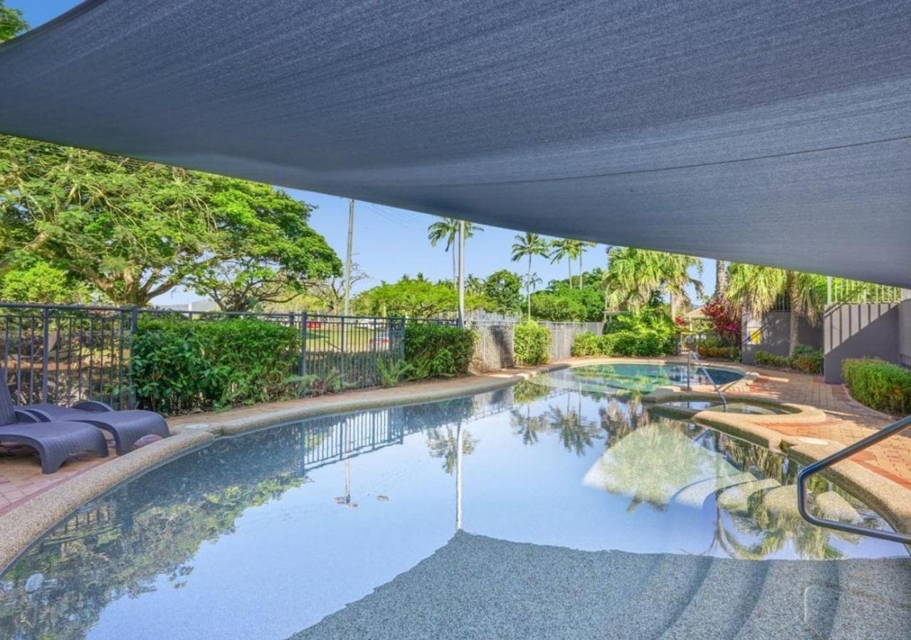 North Cove Waterfront Suites Cairns Esterno foto